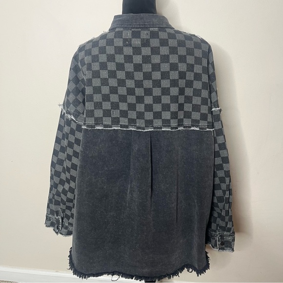 Oli & Hali Black Gray Mineral Washed Checkered Taw Edge Denim Shacket Sz M/L - Picture 4 of 9